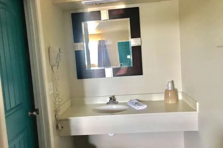 Room 2 of 18