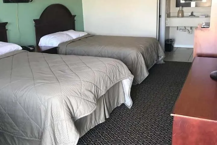 Room 5 of 18