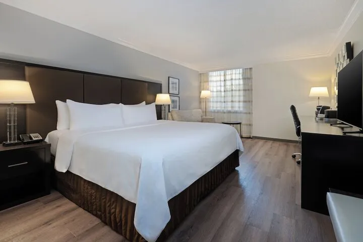 Room 5 of 75