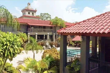 Red Roof PLUS+ & Suites Tampa - Busch Gardens