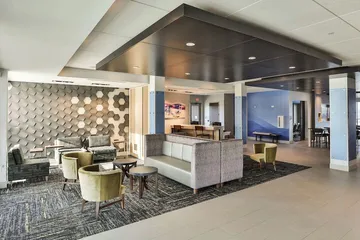 Holiday Inn Express & Suites Nashville Metrocenter Downtown by IHG