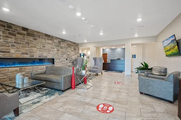 Lobby lounge