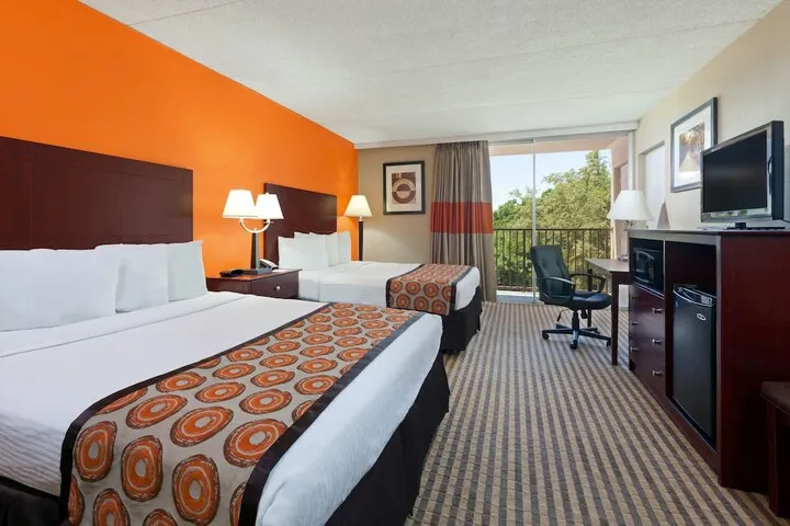 Room 4 of 14