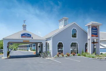 Howard Johnson by Wyndham Mystic