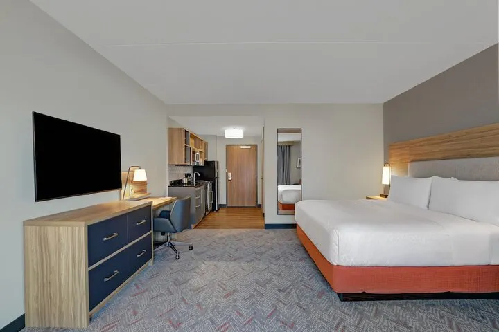 Room 3 of 32