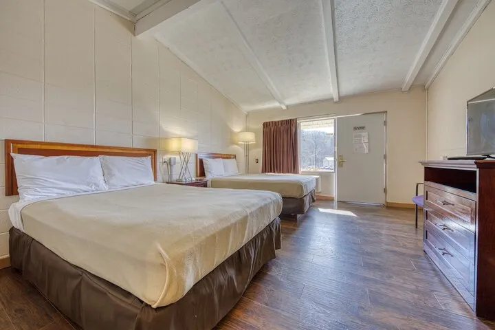Room 3 of 15