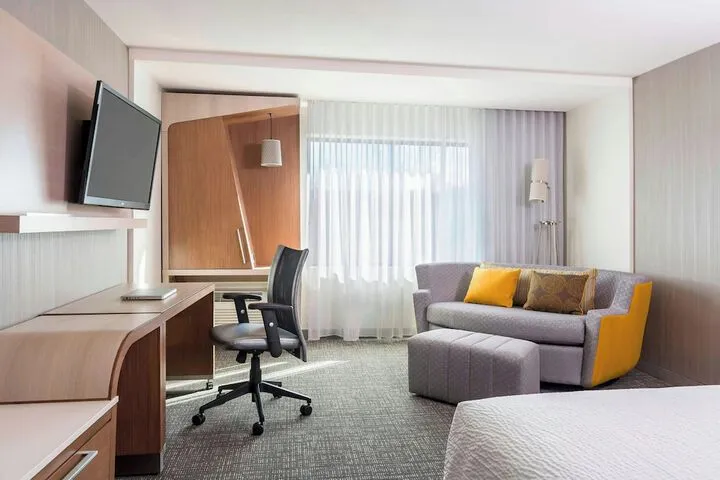 Room 3 of 9