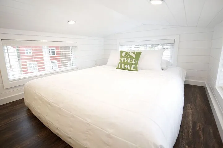 Room 4 of 129