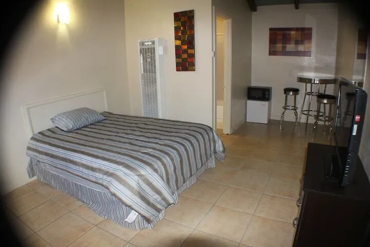 Room 2 of 7