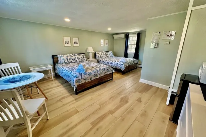 Room 3 of 16