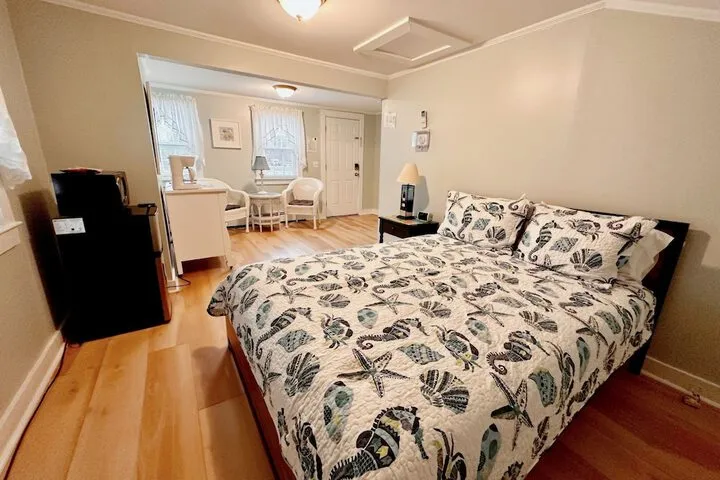 Room 2 of 16