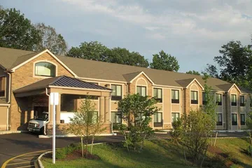Red Carpet Inn & Suites Monmouth Jtc