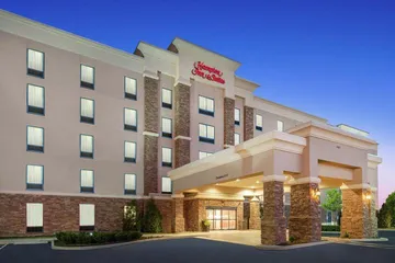 Hampton Inn & Suites Roanoke Airport