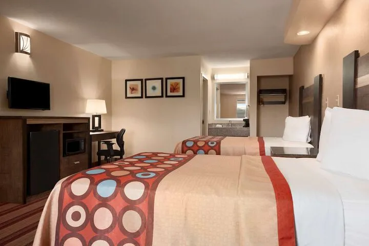 Room 5 of 16