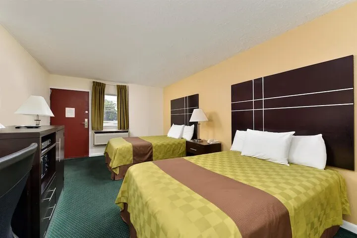 Room 5 of 8
