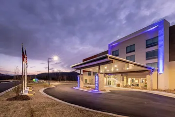 Holiday Inn Express & Suites Marion by IHG