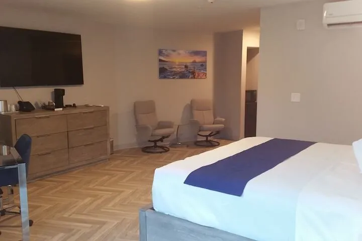 Room 4 of 53