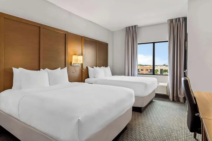 Room 4 of 28