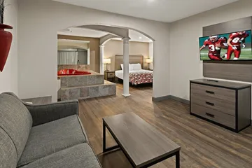 Red Roof Inn & Suites Irving – DFW Airport South