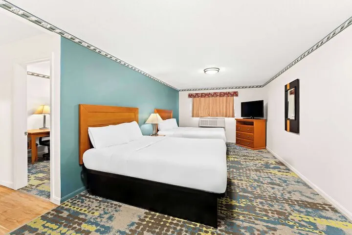Room 4 of 24