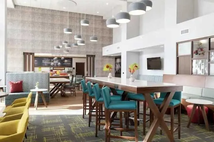Lobby lounge