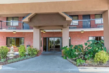 Quality Inn Calera I-65 exit 231