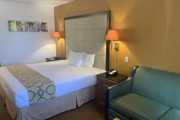Brentwood Inn & Suites