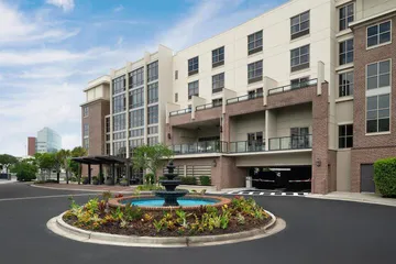 Hilton Garden Inn Charleston Waterfront / Downtown