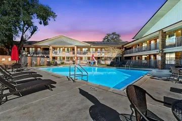 Ramada by Wyndham Temple Terrace / Tampa North
