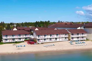 Super 8 by Wyndham Mackinaw City / Beachfront Area