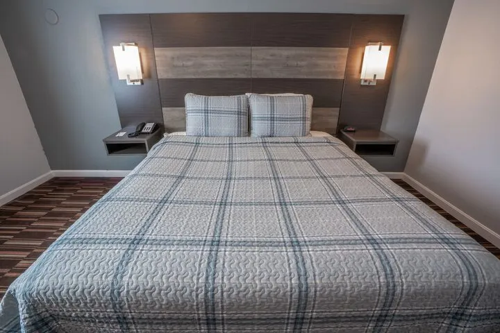 Room 4 of 59