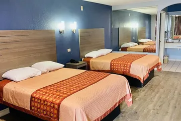 Home Place Inn & Suites