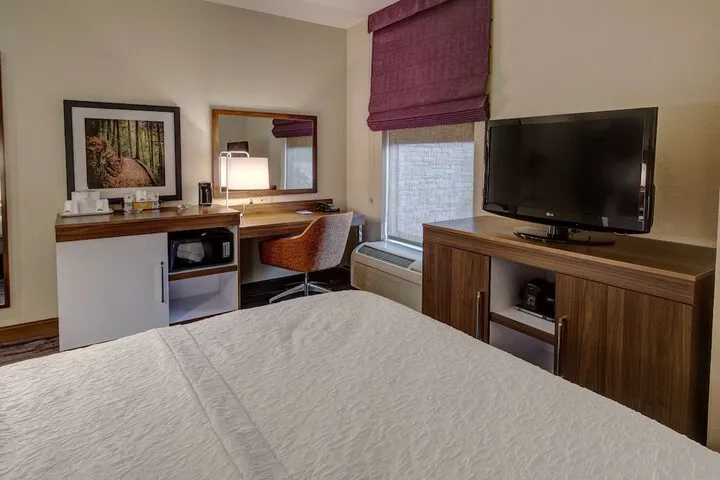 Room 5 of 18