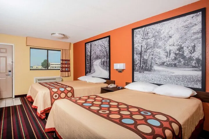Room 5 of 13