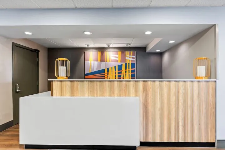 Concierge desk