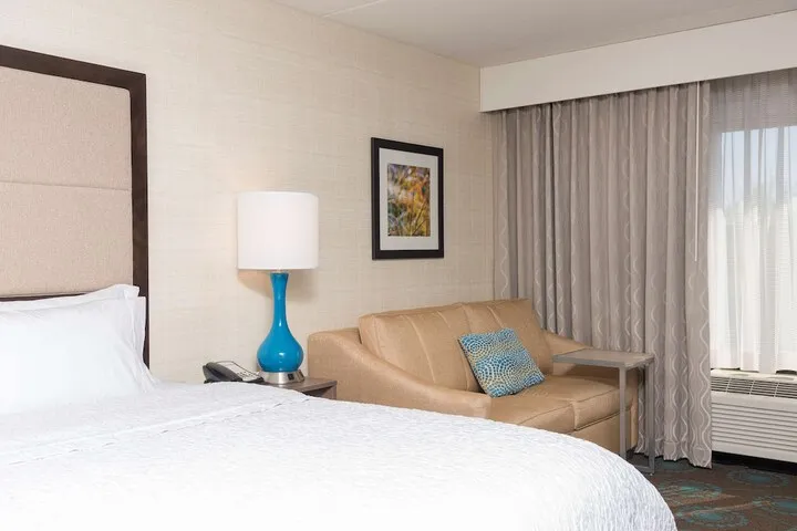 Room 4 of 69