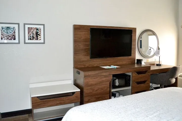 Room 5 of 37