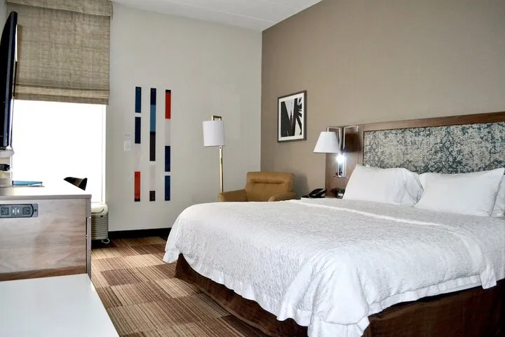 Room 4 of 37