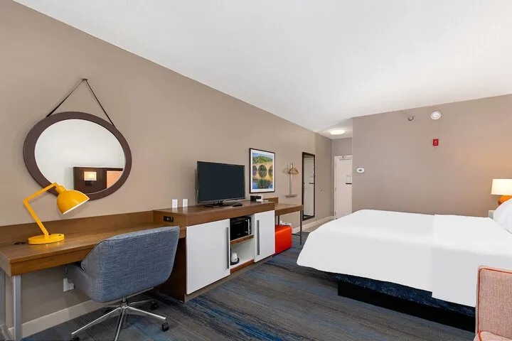Room 5 of 32