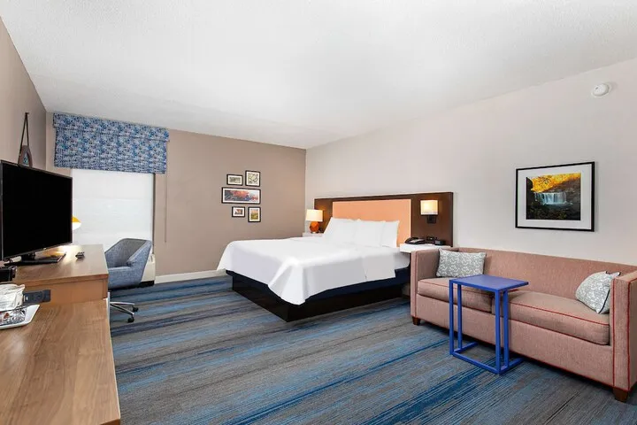 Room 3 of 32