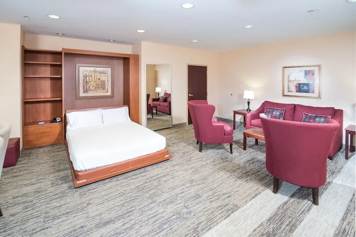 Room 5 of 68