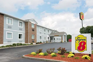 Super 8 by Wyndham Lexington / Hamburg Area