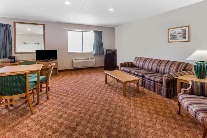 Room 5 of 15