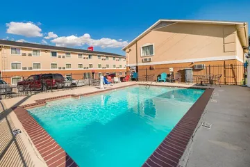 Red Roof Inn & Suites Denton
