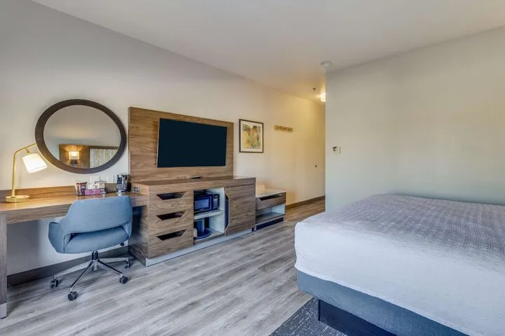 Room 3 of 9