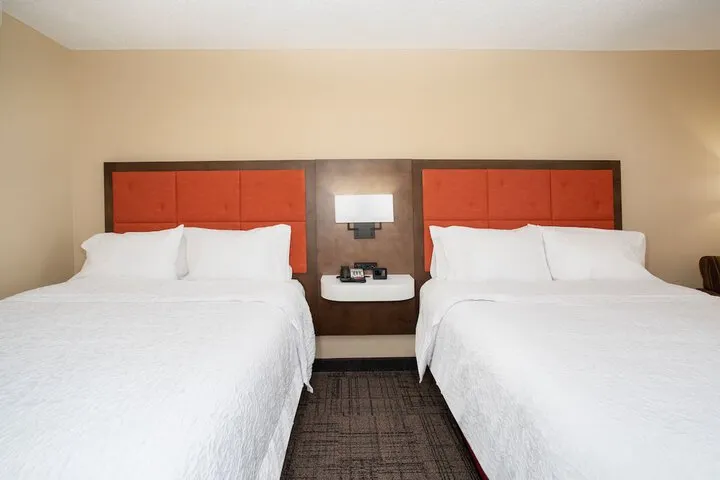 Room 3 of 62