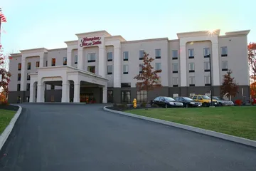 Hampton Inn & Suites Jamestown
