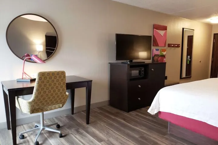 Room 5 of 26