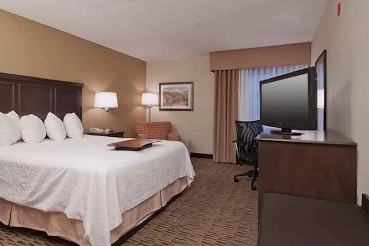 Room 4 of 18