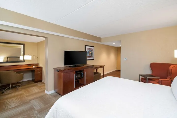 Room 4 of 51